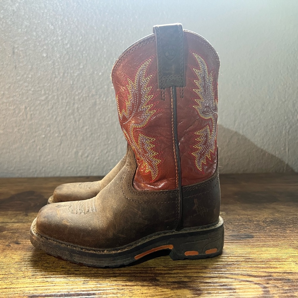 ARIAT BOYS' EARTH WORKHOG WESTERN BOOTS - SQUARE TOE - Picture 5 of 7
